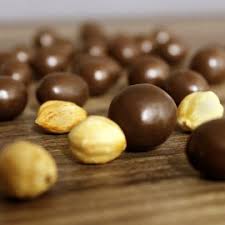 Drageados de Avelã com Chocolate 70 % 100grs